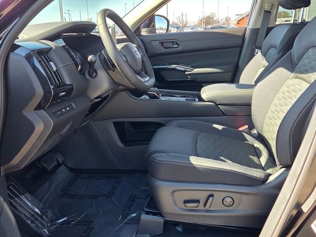 New 2026 Nissan Pathfinder SV image 5