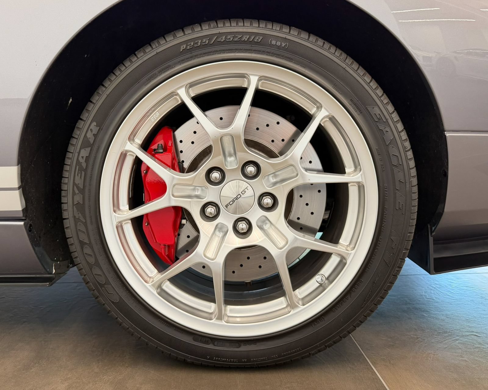Used 2006 Ford GT RWD image 59