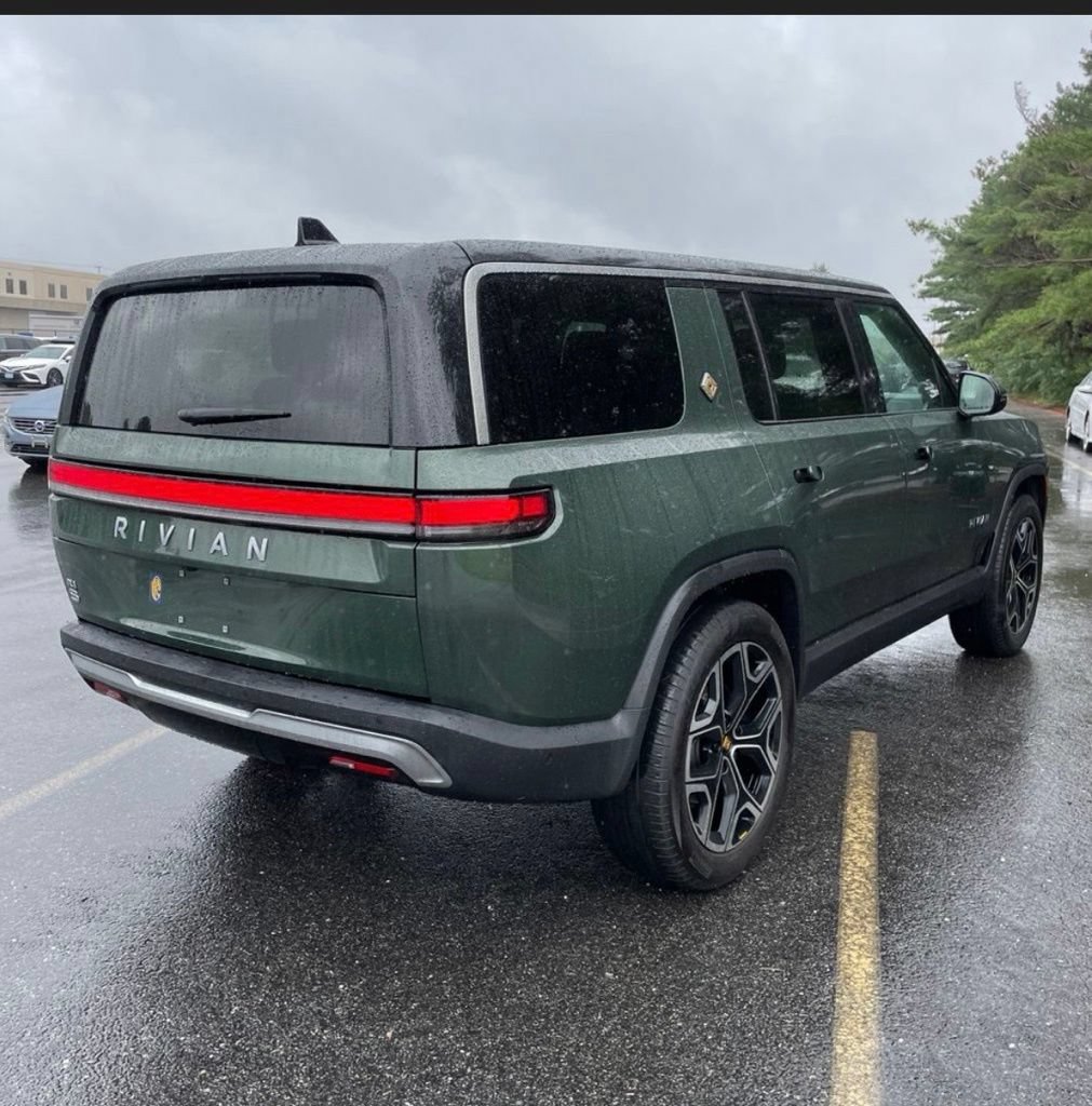 Used 2025 Rivian R1S Adventure Dual AWD/4WD image 6