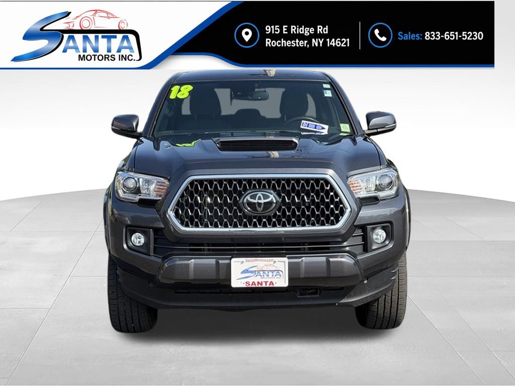 Used 2018 Toyota Tacoma TRD Sport AWD/4WD image 2