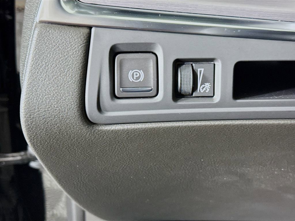 New 2026 Cadillac XT5 Luxury image 10