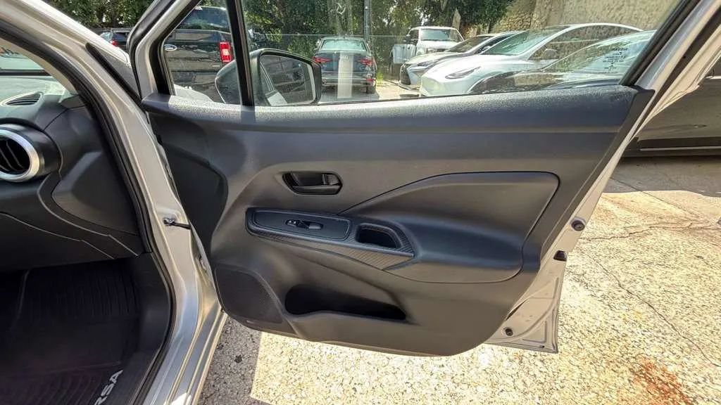 Used 2020 Nissan Versa S FWD image 14