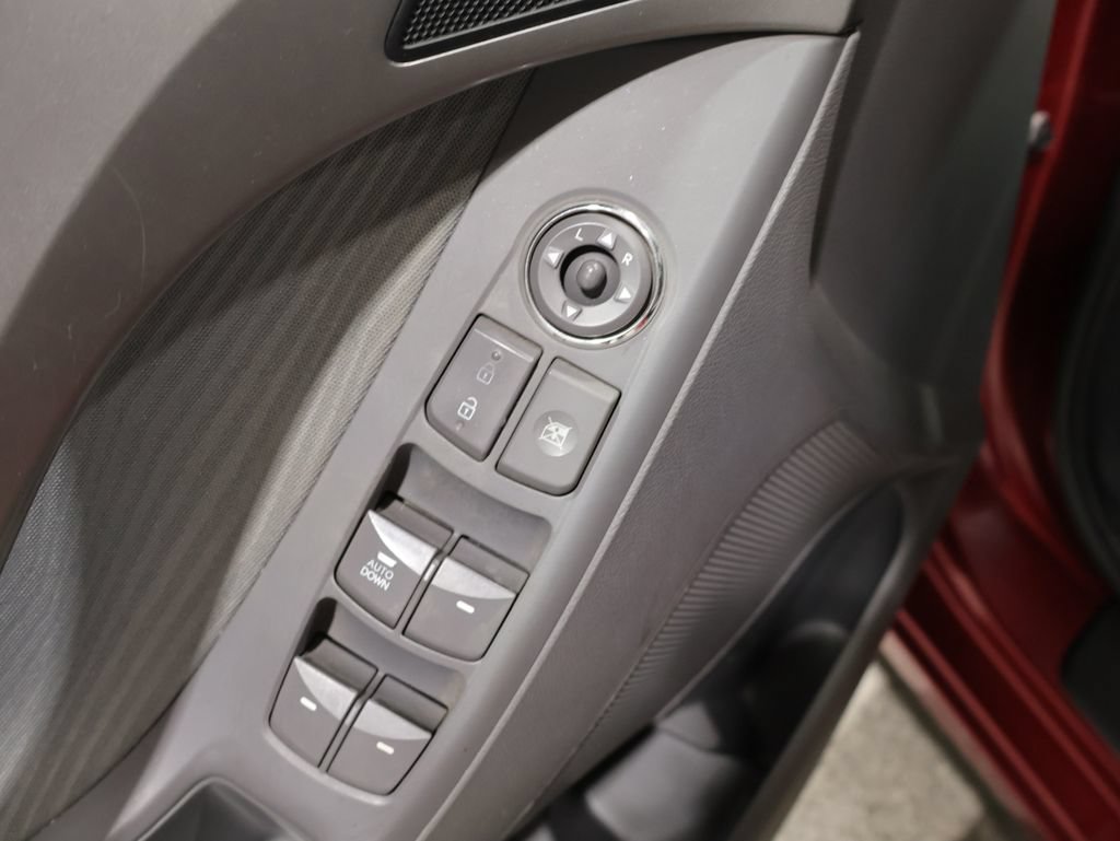 Used 2013 Hyundai Elantra GLS w/ Preferred Pkg FWD image 11