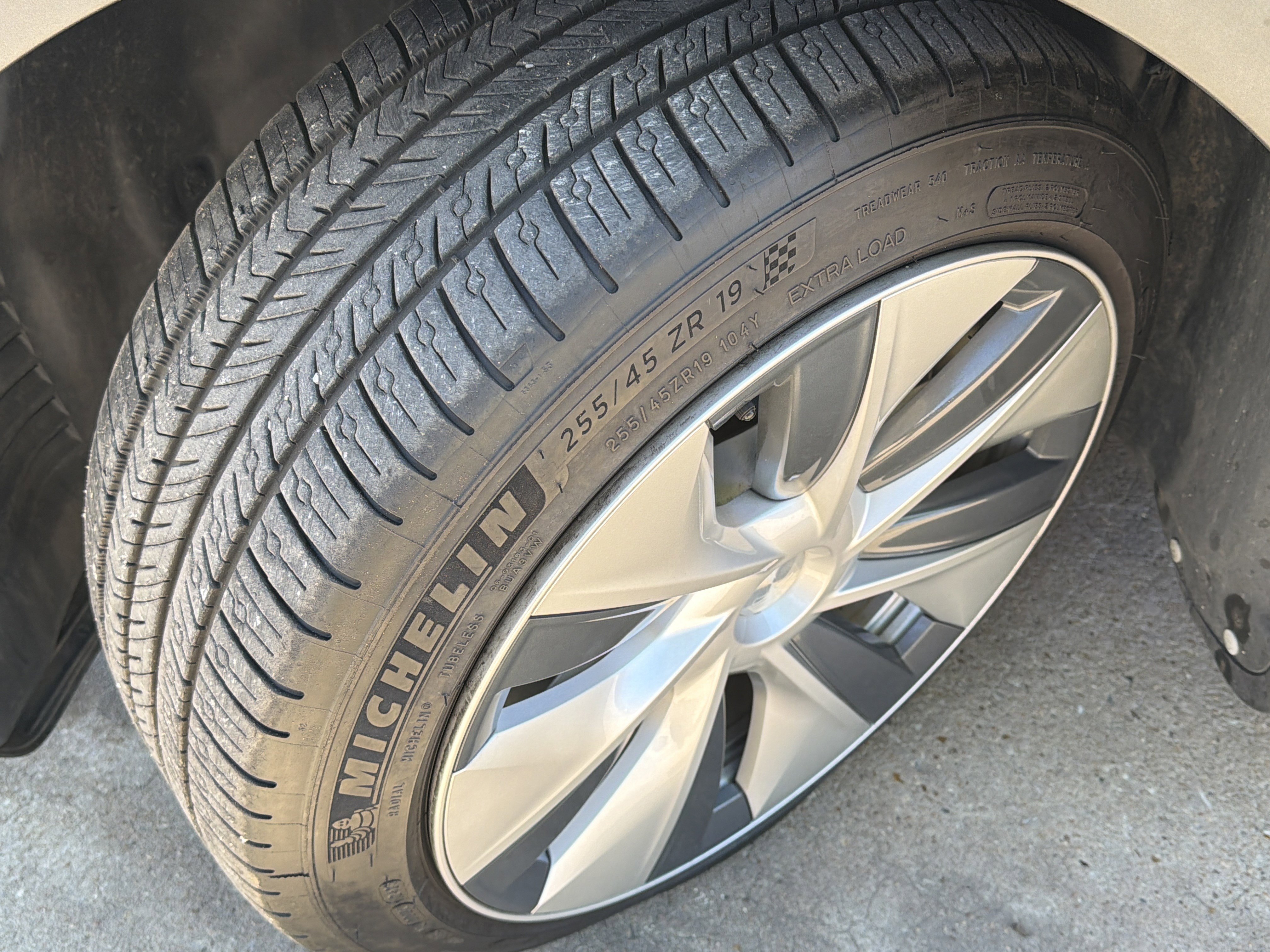 Used 2020 Tesla Model Y Long Range image 12