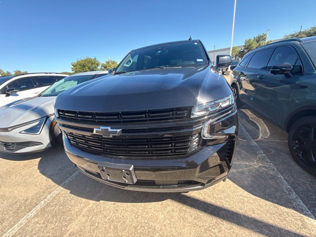 Used 2023 Chevrolet Suburban RST w/ Sport Performance Package AWD/4WD image 2