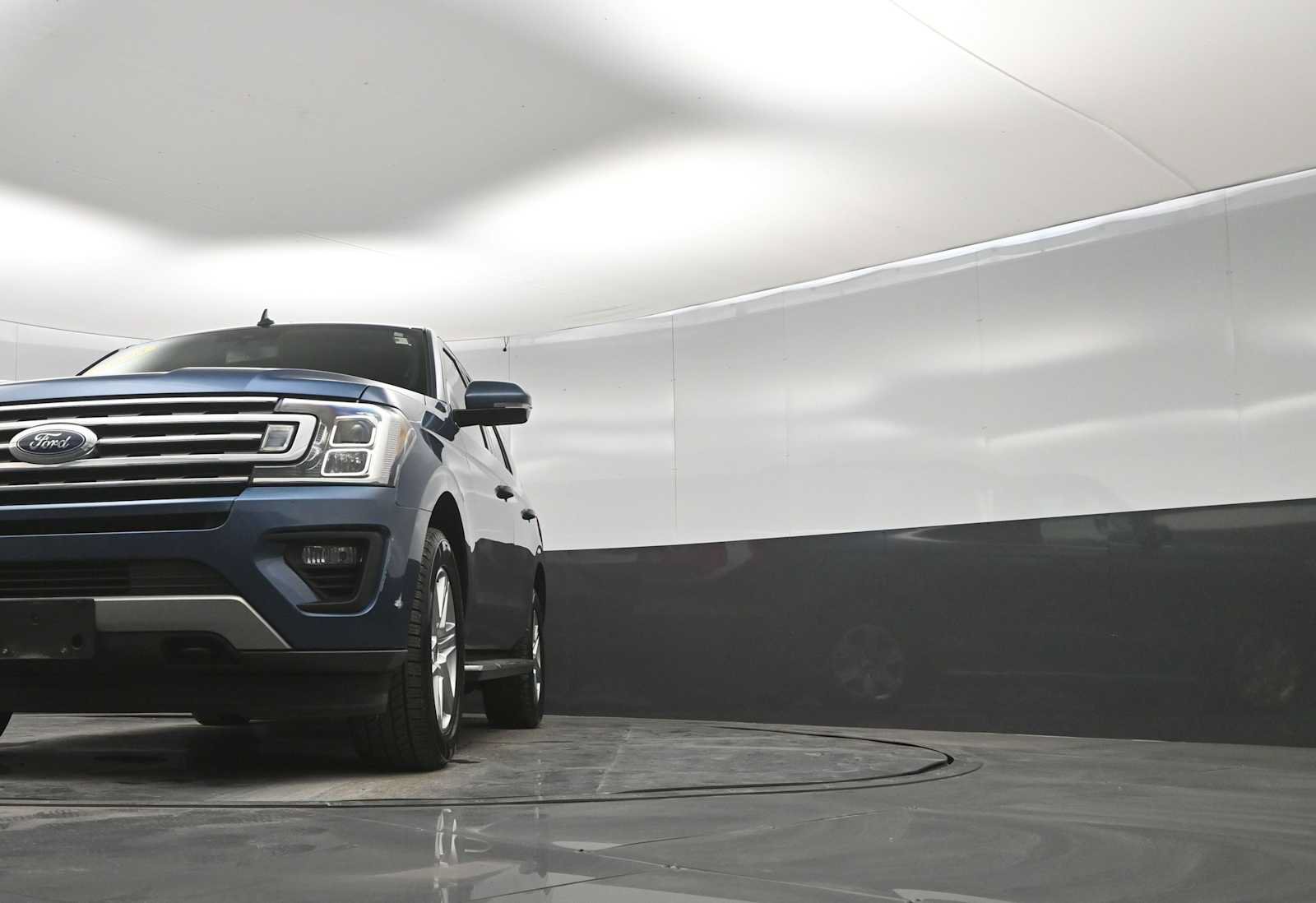 Used 2020 Ford Expedition XLT w/ Equipment Group 202A AWD/4WD image 34