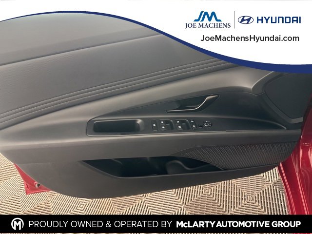 Certified 2025 Hyundai Elantra Sport image 18