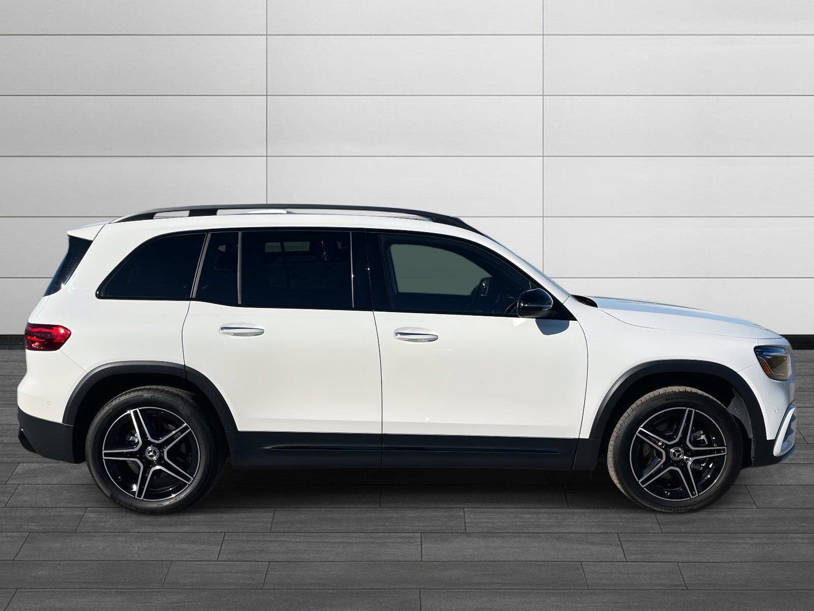 Certified 2024 Mercedes-Benz GLB 250 image 2