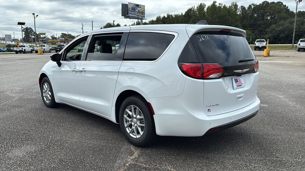 New 2026 Chrysler Voyager LX image 6