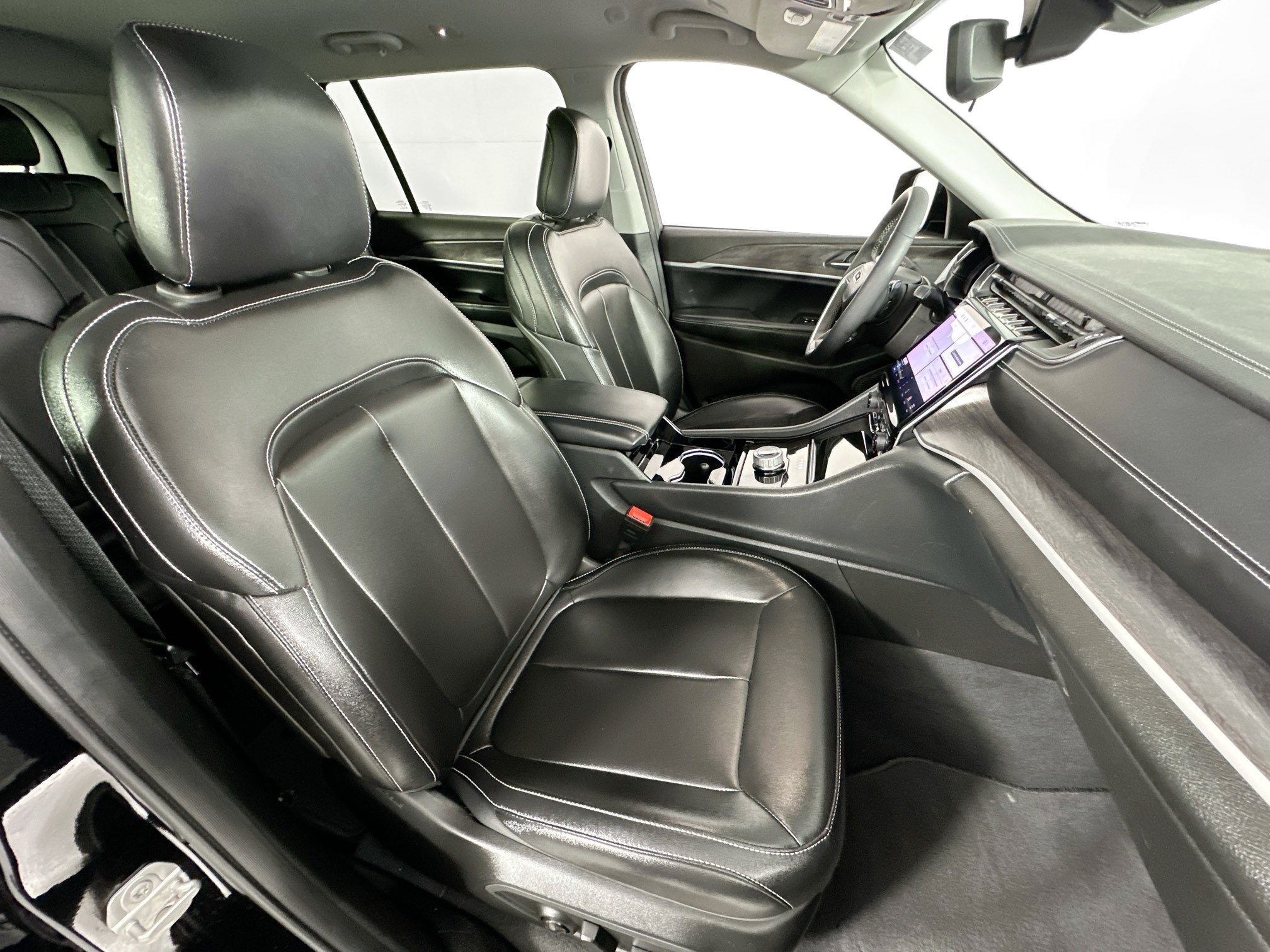 Used 2023 Jeep Grand Cherokee L Limited RWD image 29