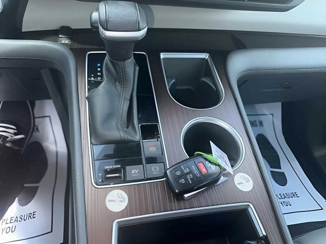 Used 2023 Toyota Sienna XLE image 12