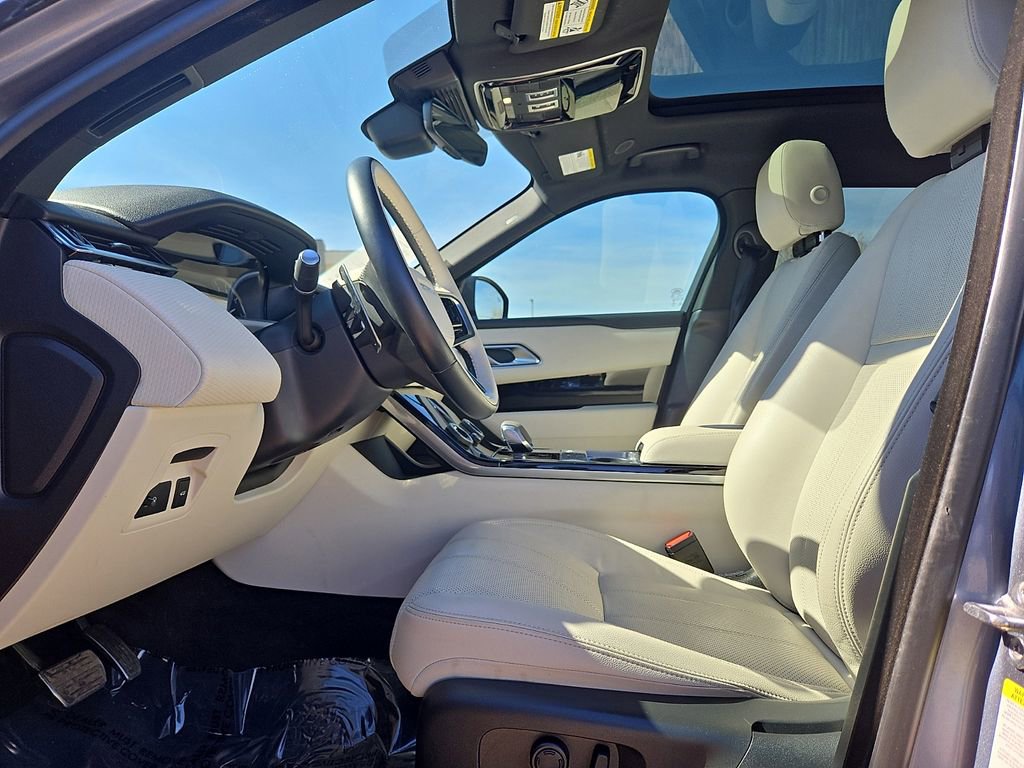 Used 2023 Land Rover Range Rover Velar R-Dynamic S image 24