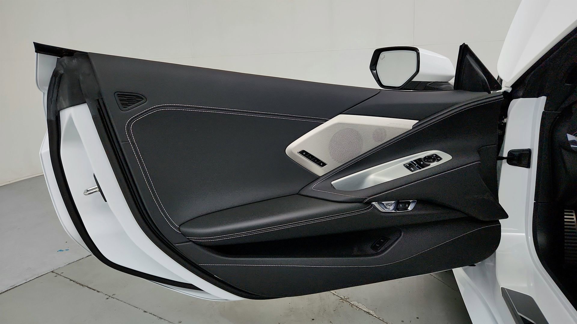 Certified 2025 Chevrolet Corvette Stingray Preferred Cpe w/ Z51 Performance Package image 11