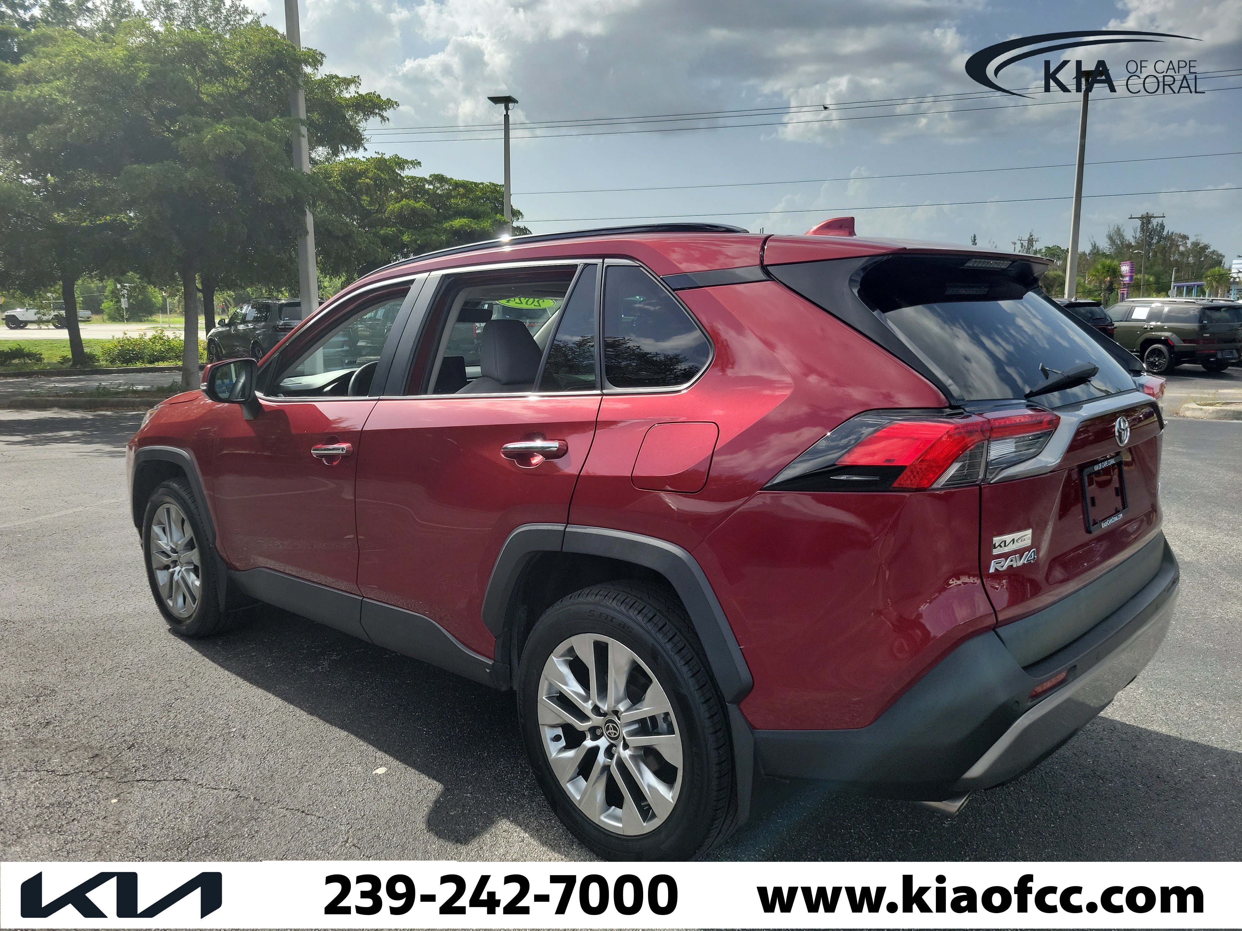 Used 2024 Toyota RAV4 Limited w/ Advanced Technology Package FWD image 6