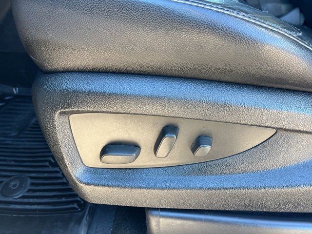 Used 2014 GMC Sierra 1500 SLT w/ SLT Crew Cab Value Package image 18