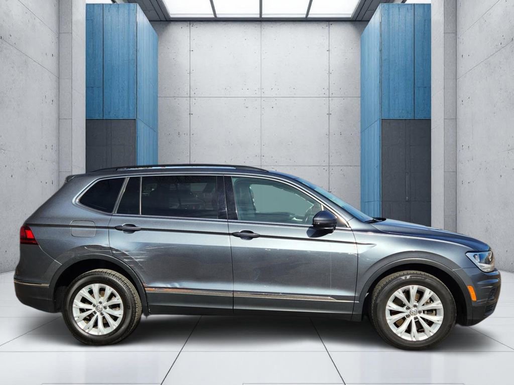 Used 2018 Volkswagen Tiguan SE w/ Panoramic Sunroof Package image 23