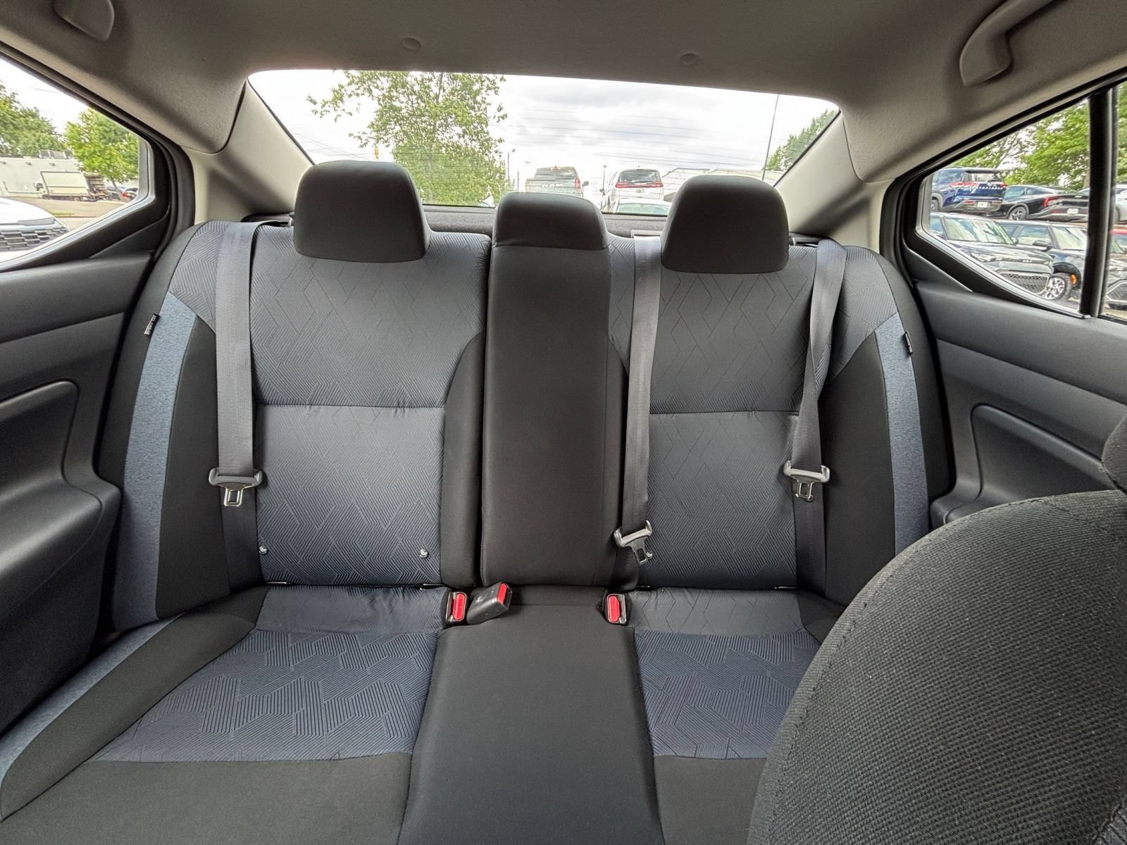 Used 2025 Nissan Versa SV FWD image 37