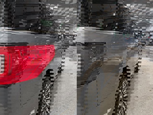 Used 2021 Lincoln Navigator Reserve w/ Luxury Package image 3