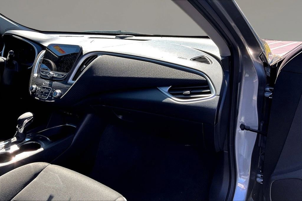 Used 2023 Chevrolet Malibu LT FWD image 23