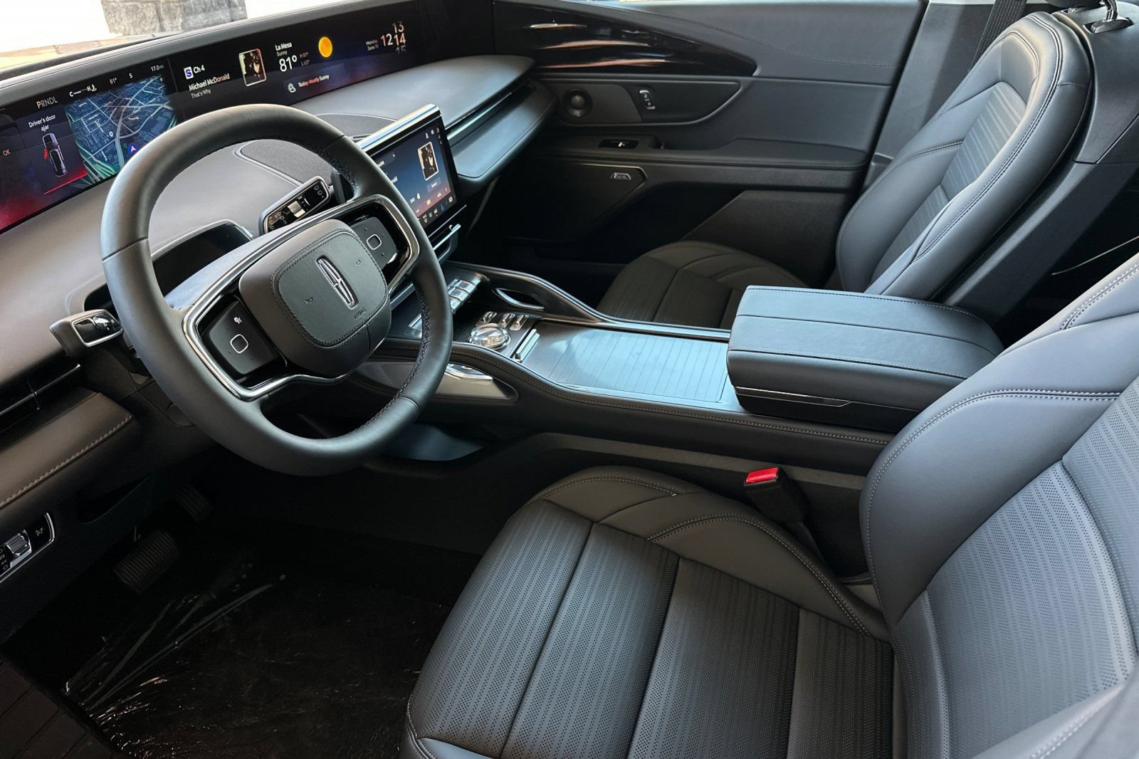 New 2026 Lincoln Nautilus Reserve w/ Jet Appearance Package AWD/4WD image 9