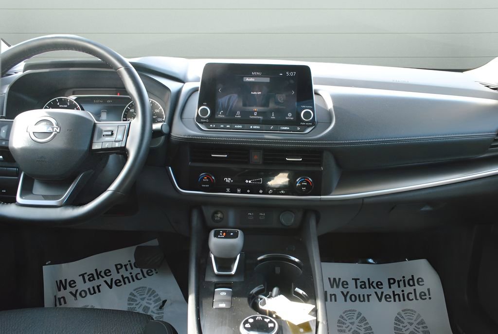 Used 2025 Nissan Rogue SV AWD/4WD image 21