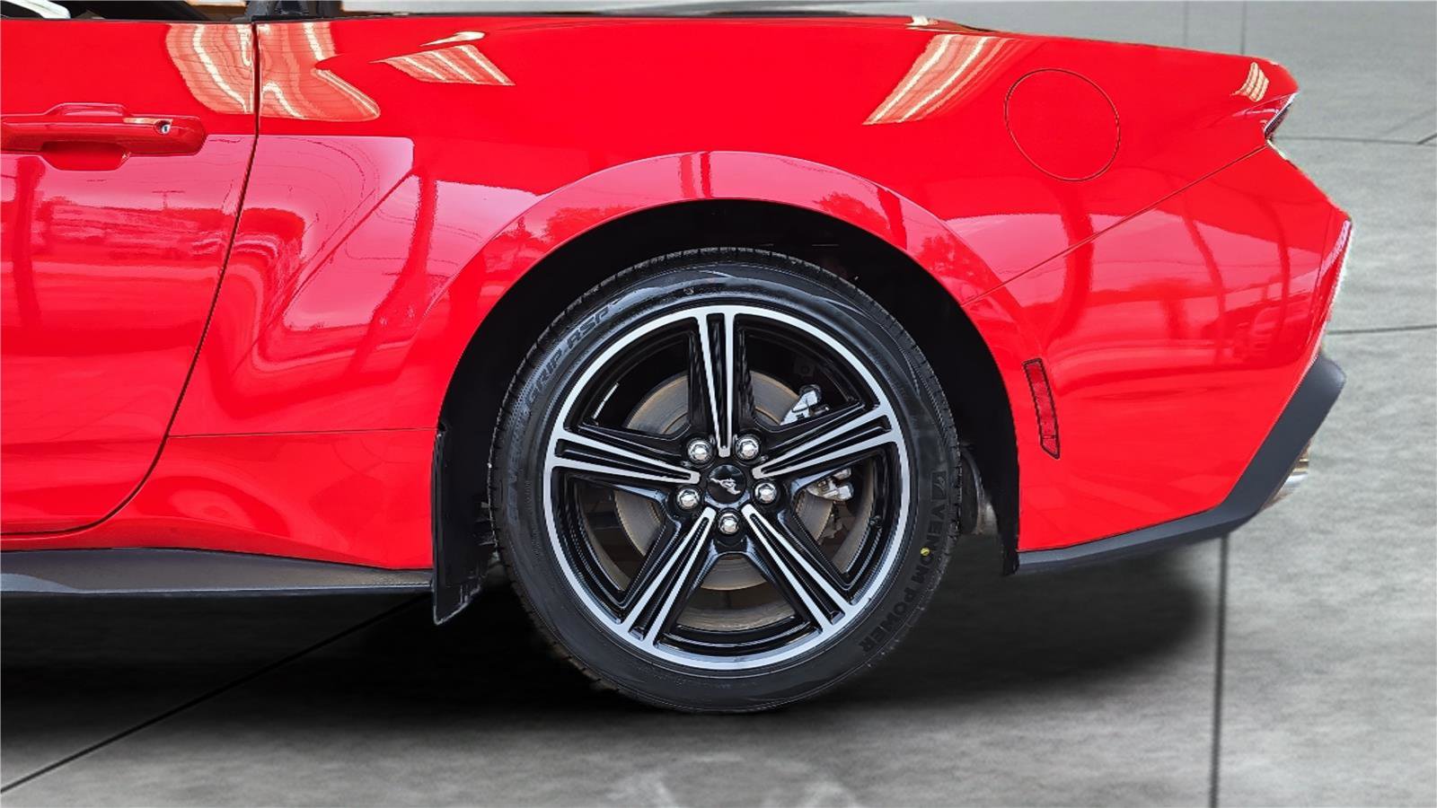 Used 2025 Ford Mustang Premium RWD image 33