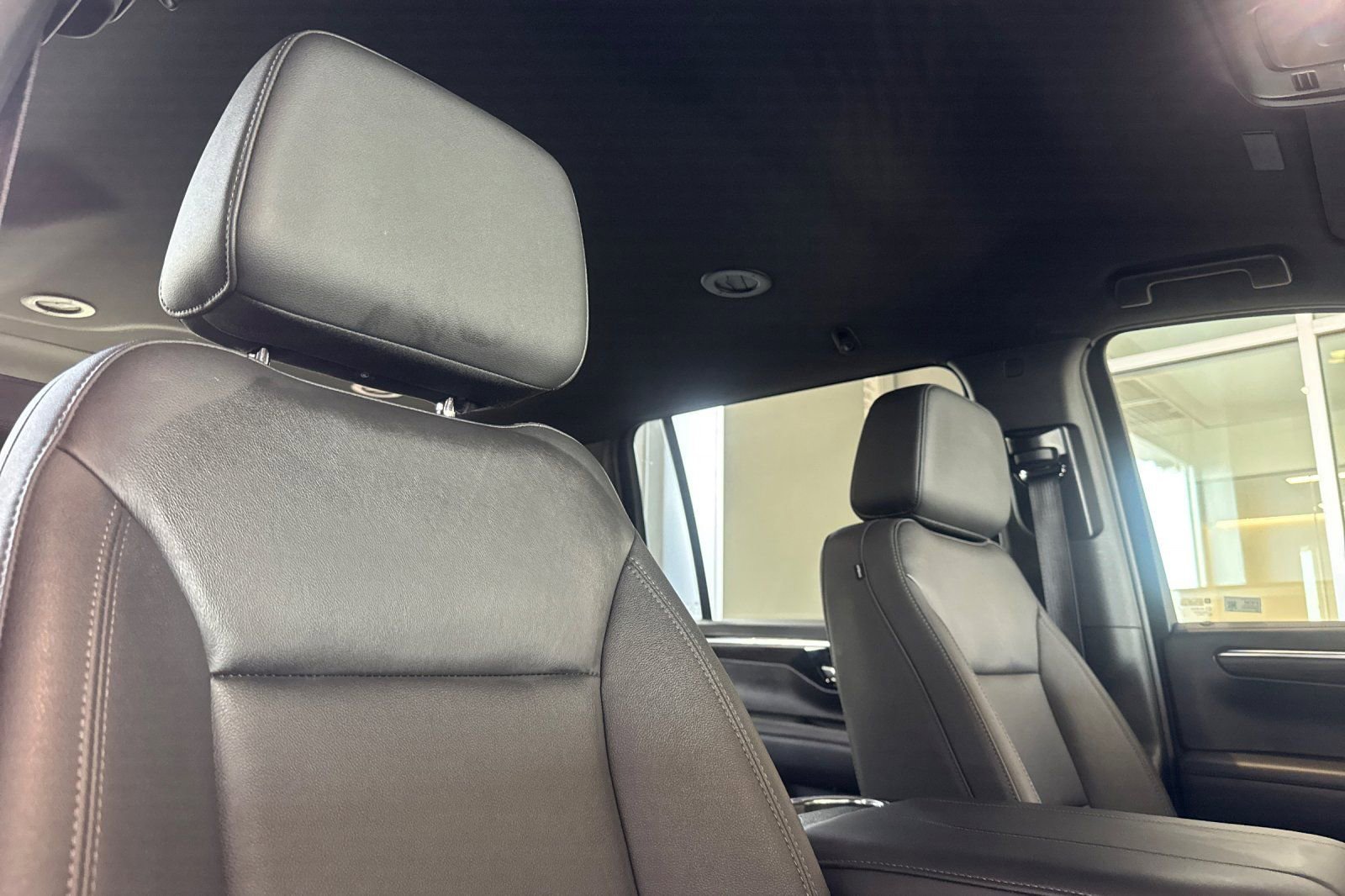 Used 2025 Chevrolet Suburban Z71 AWD/4WD image 19