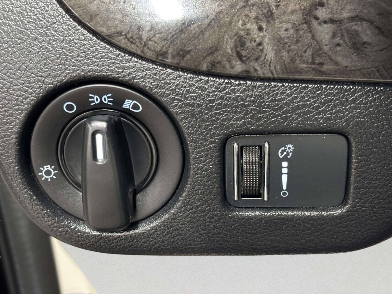 Used 2016 Dodge Grand Caravan American Value Package FWD image 24
