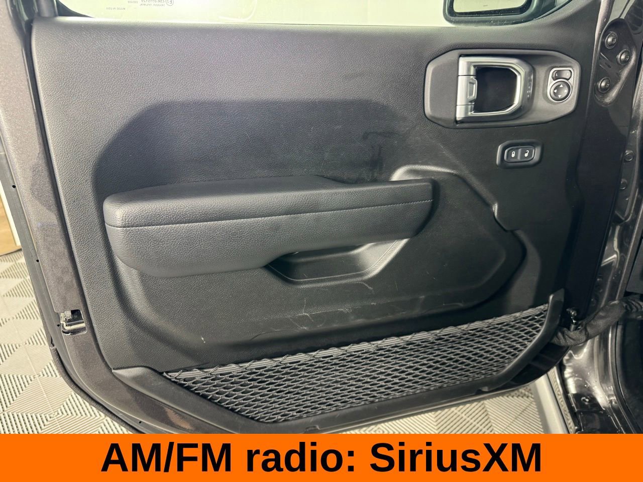 Used 2025 Jeep Wrangler Unlimited Rubicon image 10