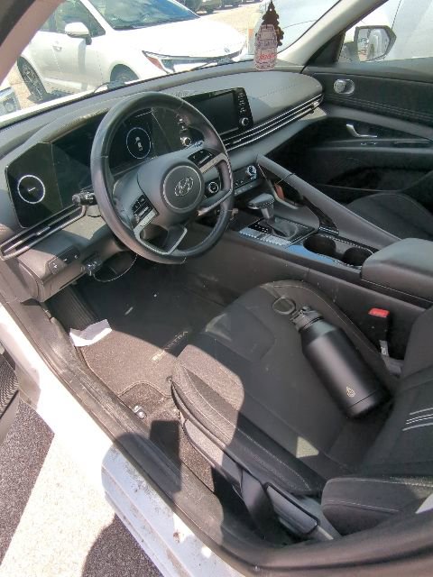 Used 2021 Hyundai Elantra SEL w/ Convenience Package FWD image 9