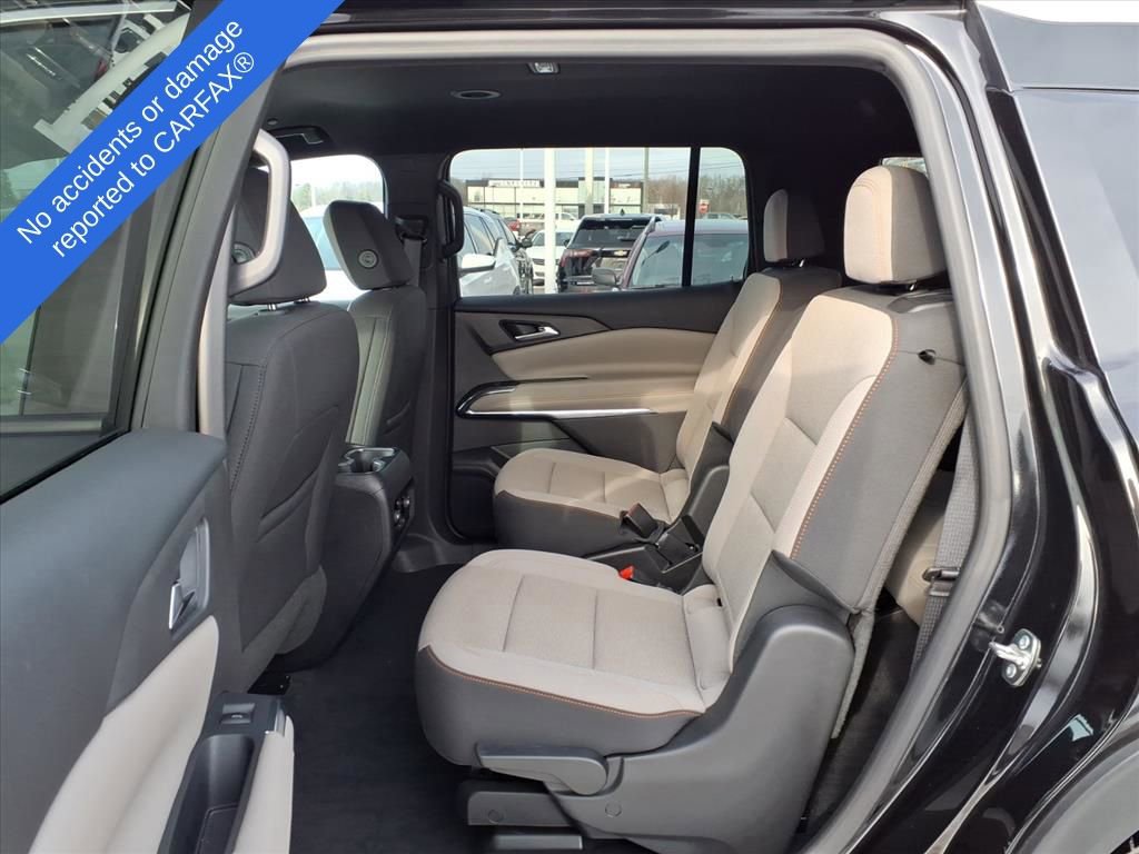 Used 2025 Chevrolet Traverse LT image 12