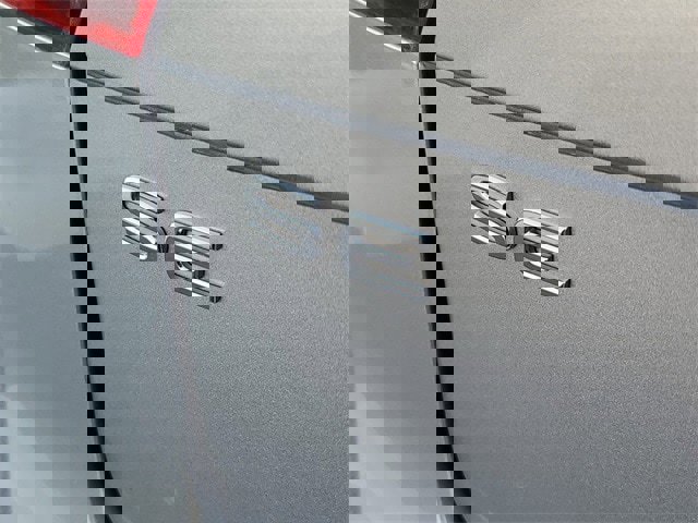 Certified 2022 Volkswagen Tiguan SE R-Line image 6