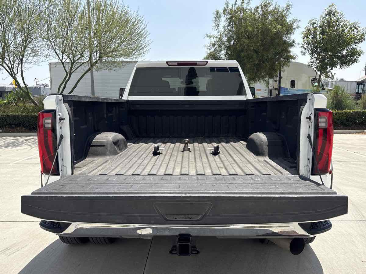 Used 2024 GMC Sierra 3500 Pro AWD/4WD image 11