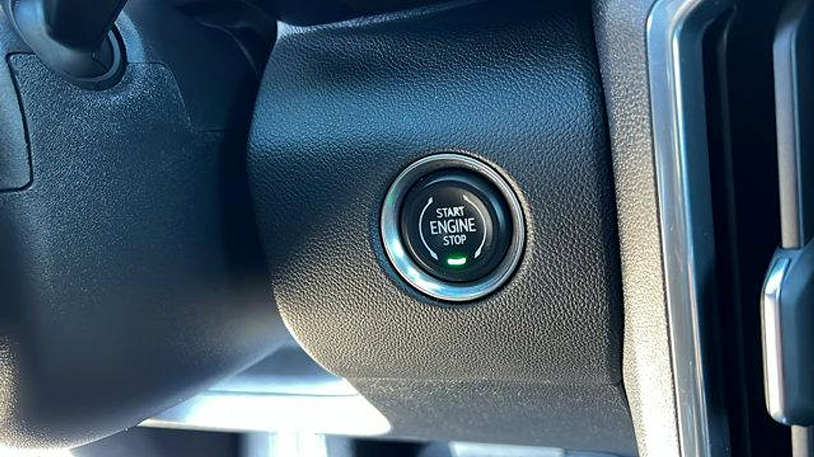 Certified 2024 GMC Acadia Denali w/ Super Cruise Package image 25