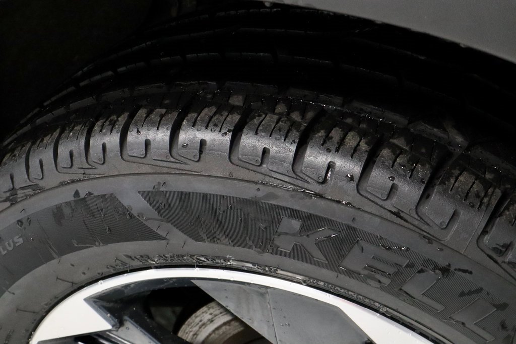 Certified 2024 Nissan Rogue SV image 21