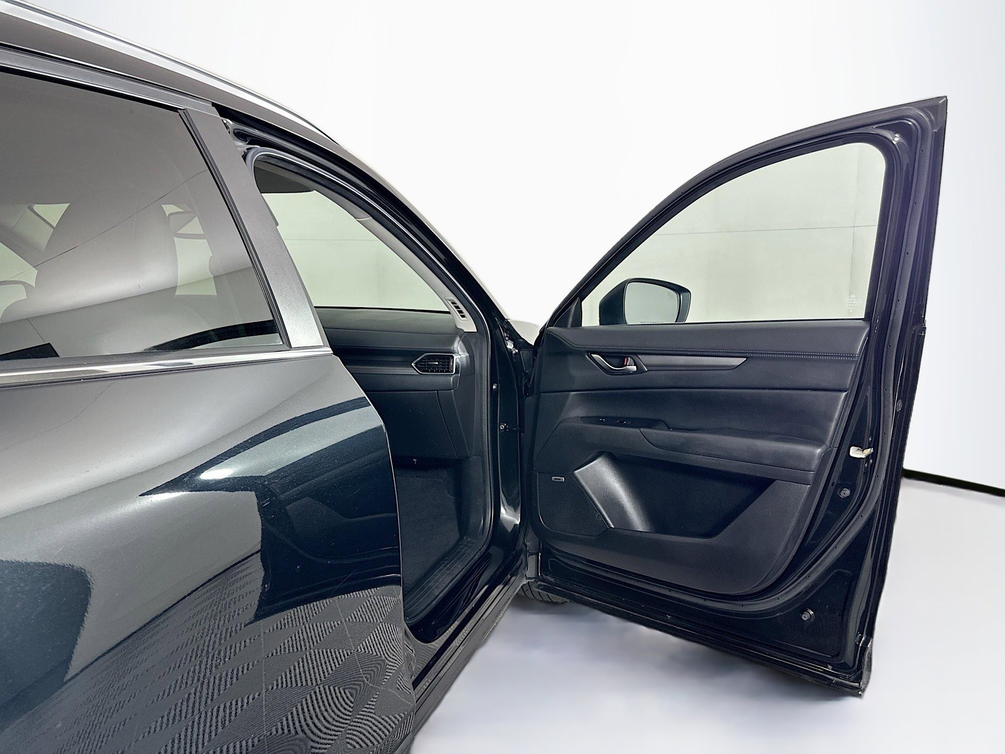 Used 2020 MAZDA CX-5 Touring FWD image 32