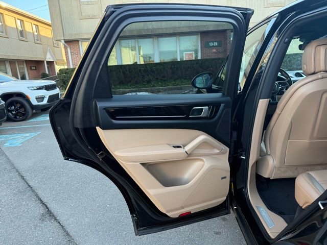 Used 2019 Porsche Cayenne E-Hybrid image 26