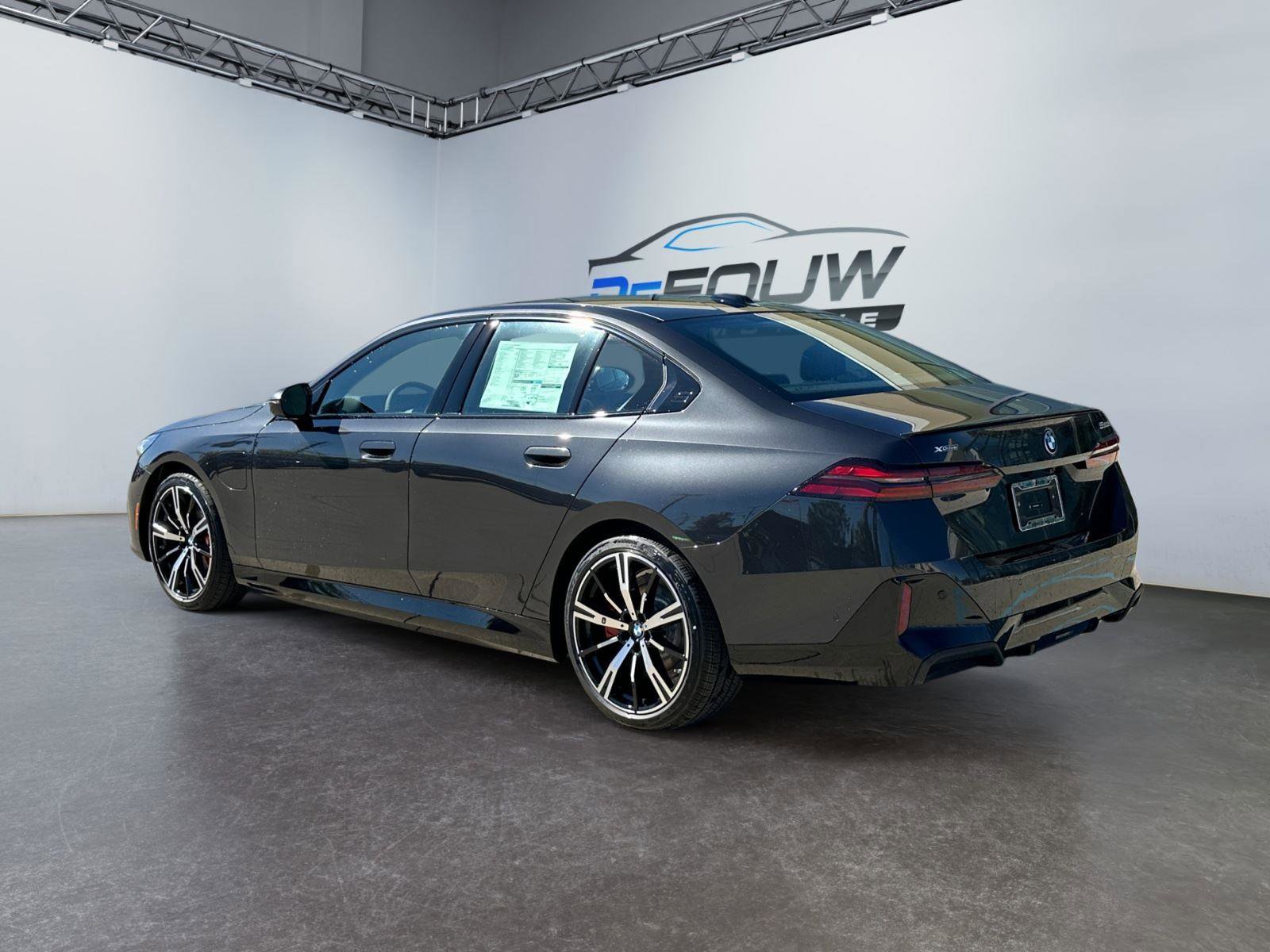 New 2026 BMW 550e xDrive AWD/4WD image 5