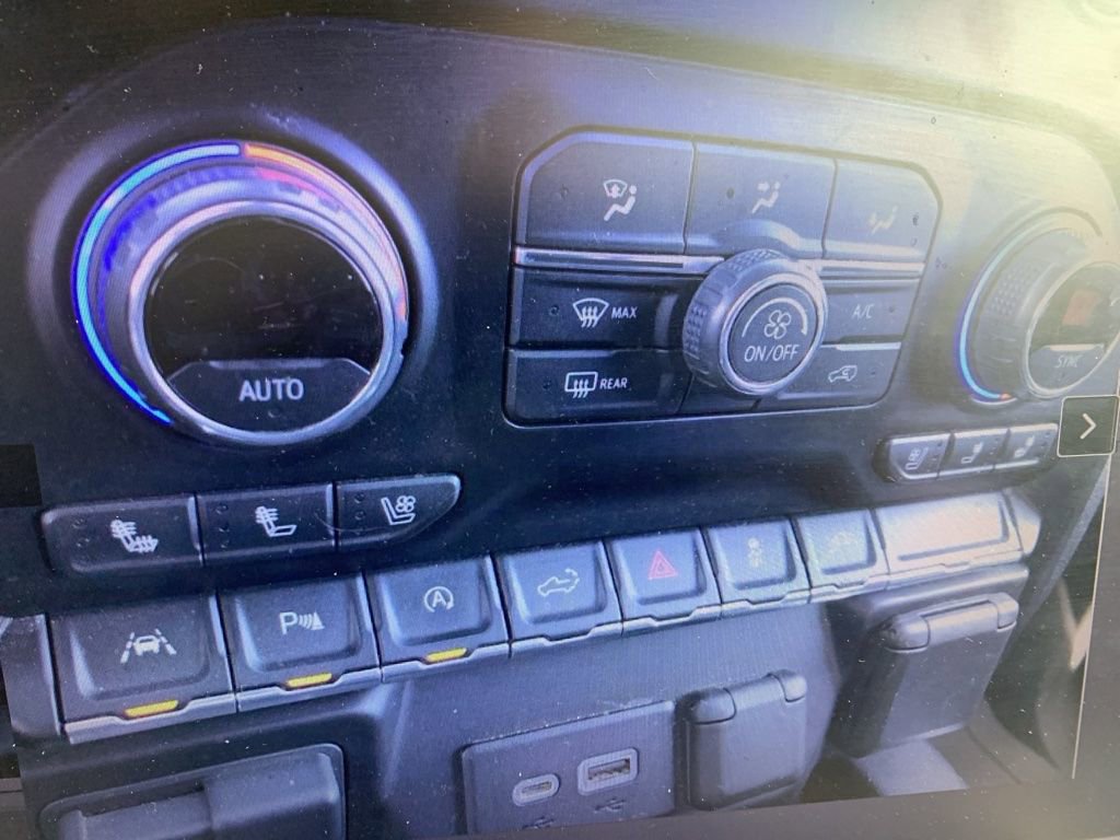 Used 2020 Chevrolet Silverado 1500 High Country w/ Technology Package image 6