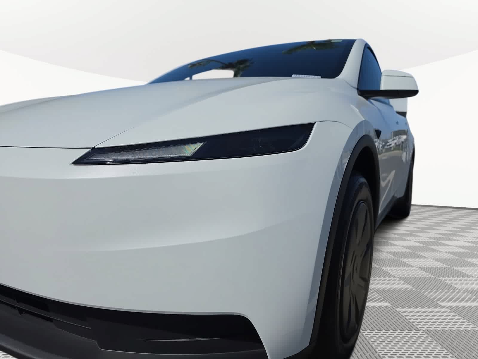 Used 2026 Tesla Model Y 2WD image 4