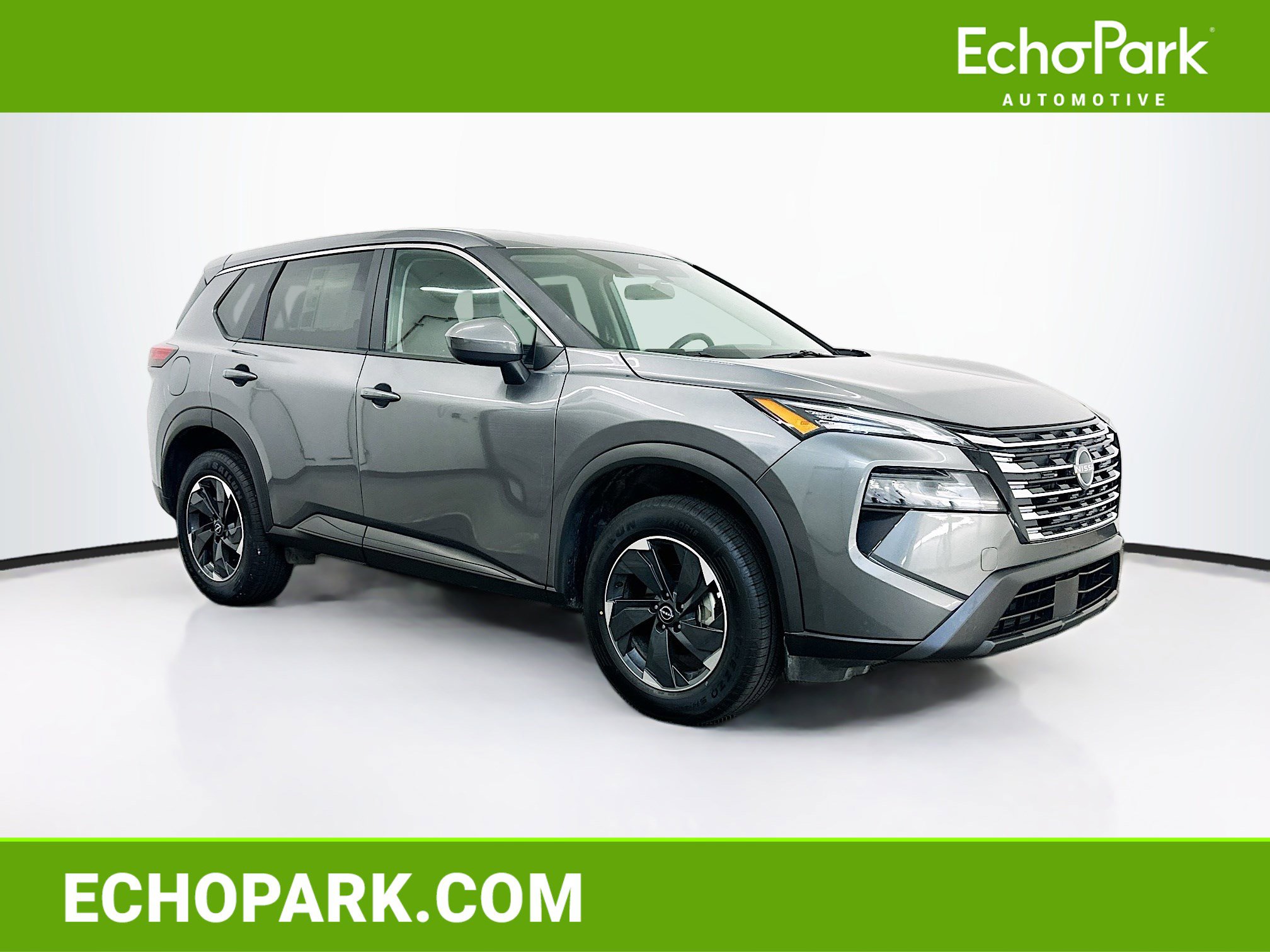 Used 2025 Nissan Rogue SV image 1