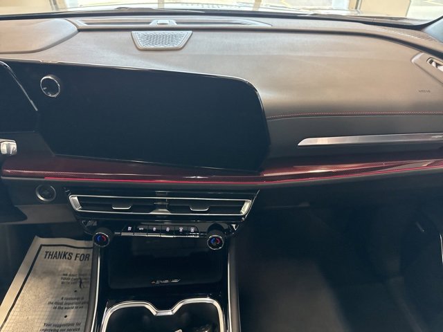 Used 2024 Chevrolet Traverse RS image 26