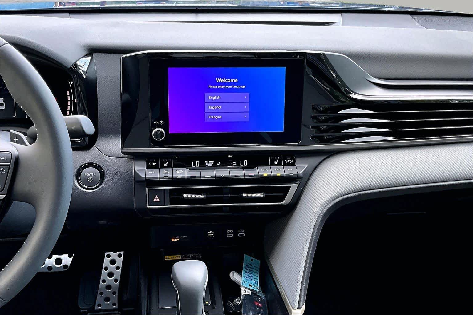 Used 2025 Toyota Camry SE w/ Convenience Package FWD image 7