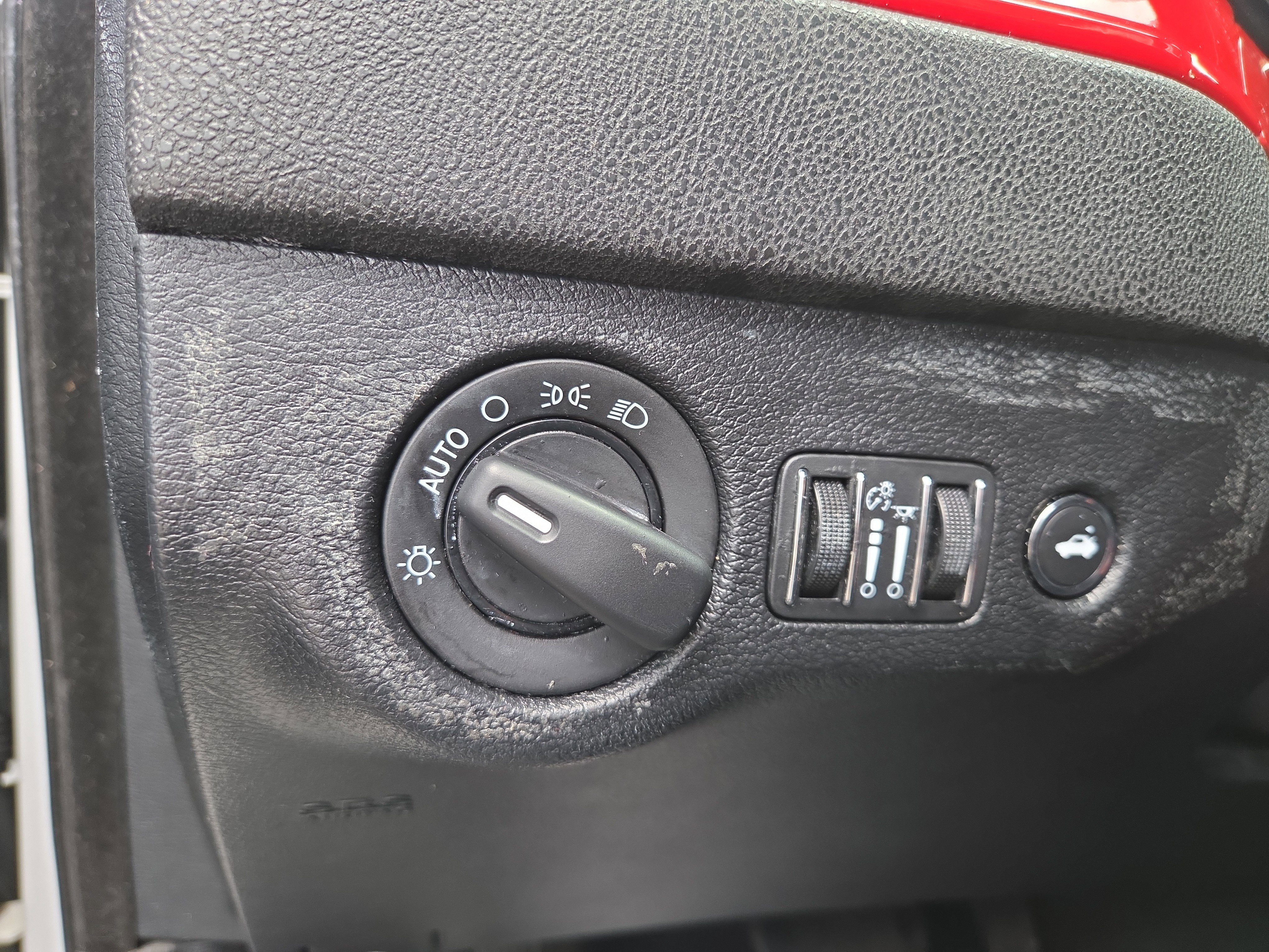 Used 2018 Dodge Charger SXT image 15