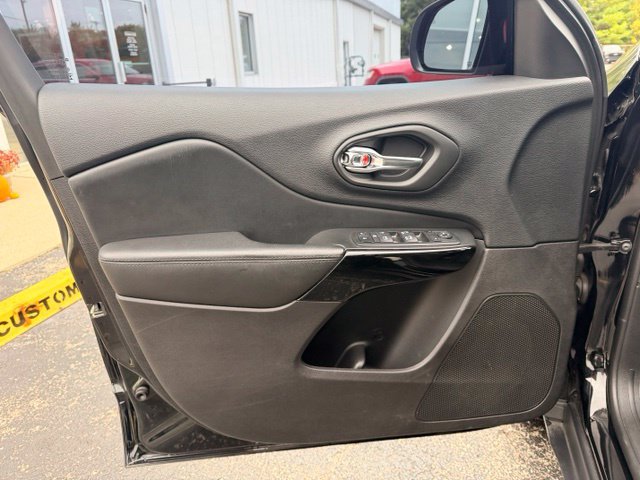 Used 2020 Jeep Cherokee Latitude Plus AWD/4WD image 20