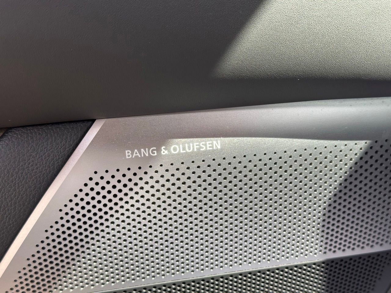 Used 2025 Genesis G90 3.5T image 25