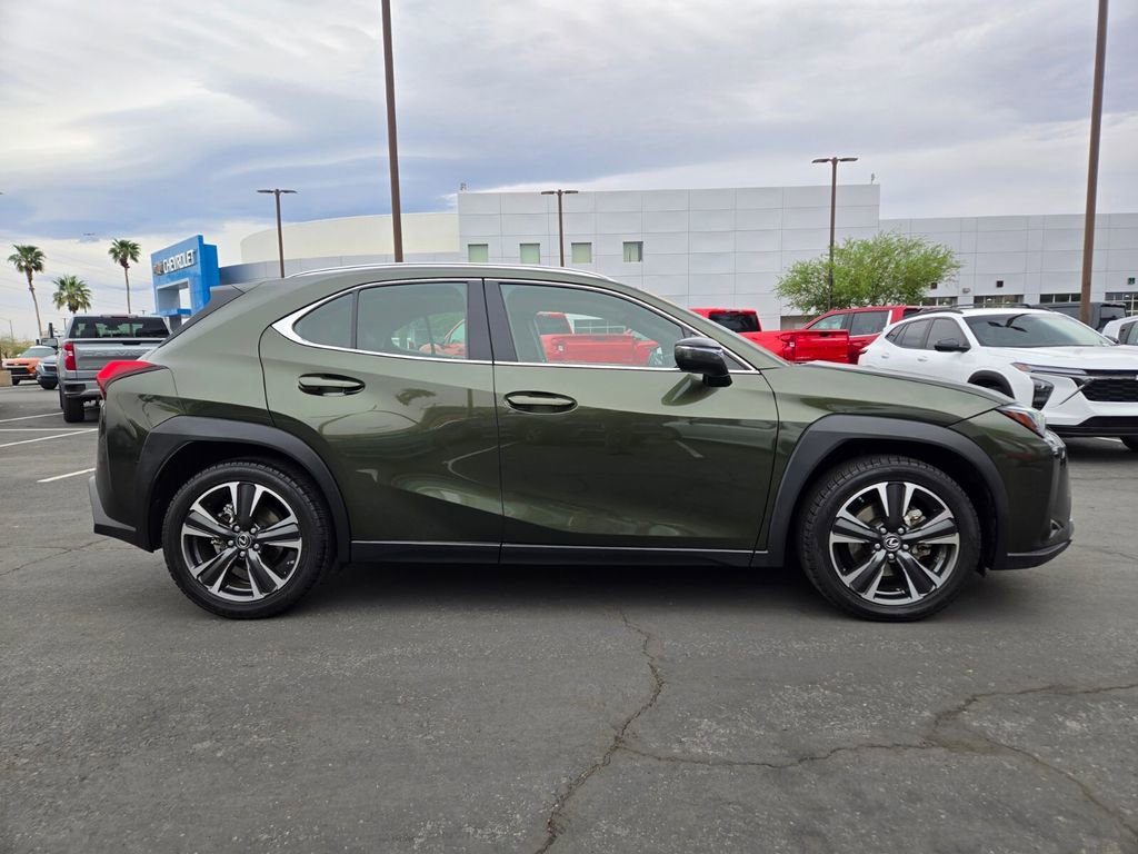 Used 2019 Lexus UX 200 w/ Accessory Package FWD image 7