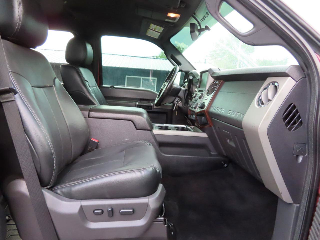 Used 2016 Ford F250 Lariat w/ Lariat Interior Package AWD/4WD image 45