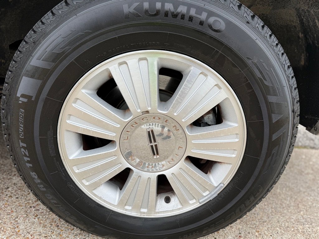 Used 2007 Lincoln Navigator Ultimate image 24