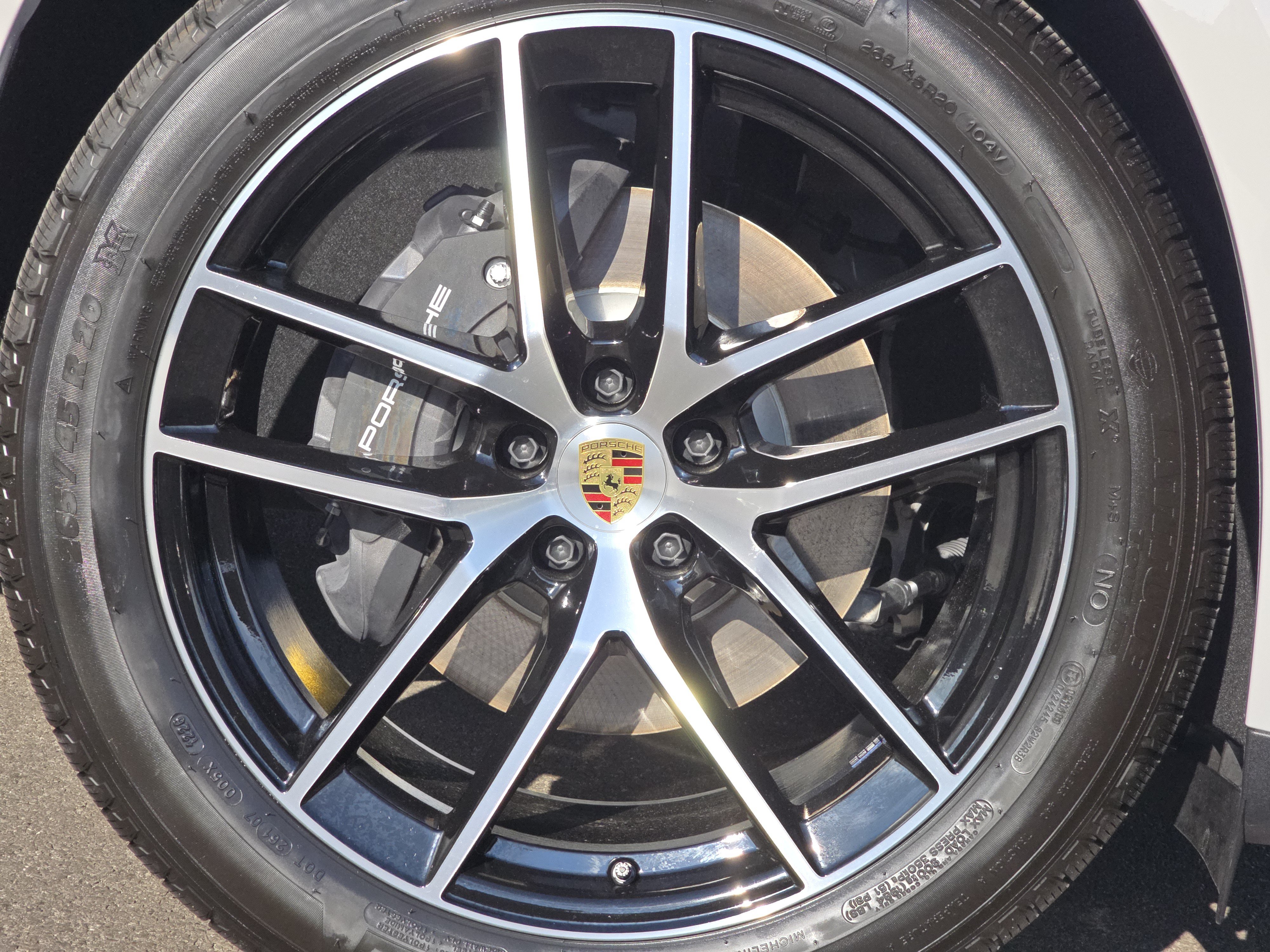 New 2026 Porsche Macan AWD/4WD image 18